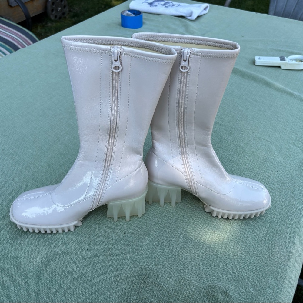4ccccees Women's 35 (5) pale pink 1/2 Boots Lightweight Lug Sole Cream White EUC